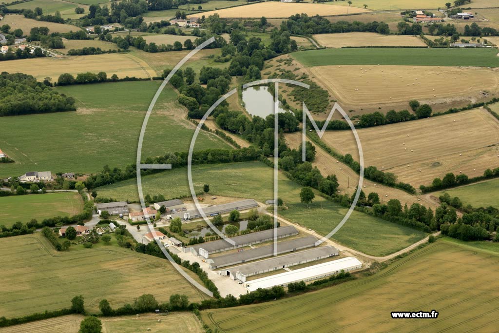 Photo arienne de Le May-sur-vre (la Grande Villette)