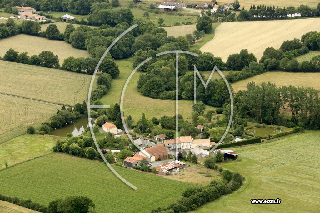 Photo arienne de Le May-sur-vre (la Malville)