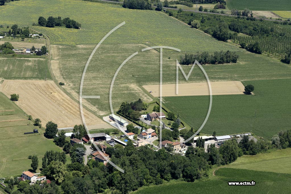 Photo arienne de Saint-Hilaire-de-Lusignan (la Mothe)