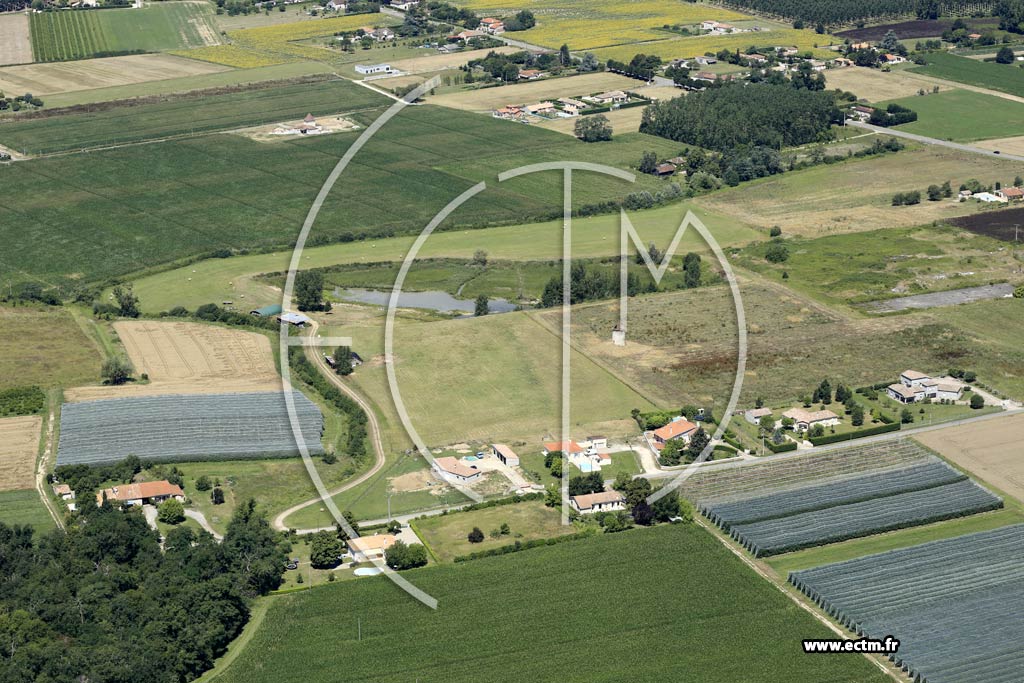 Photo arienne de Sainte-Colombe-en-Bruilhois (Buscasse)