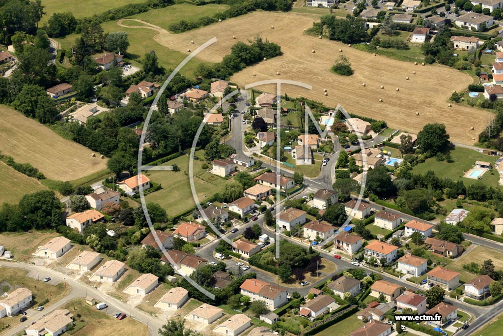 Photo arienne de Pujols (Rouxe)