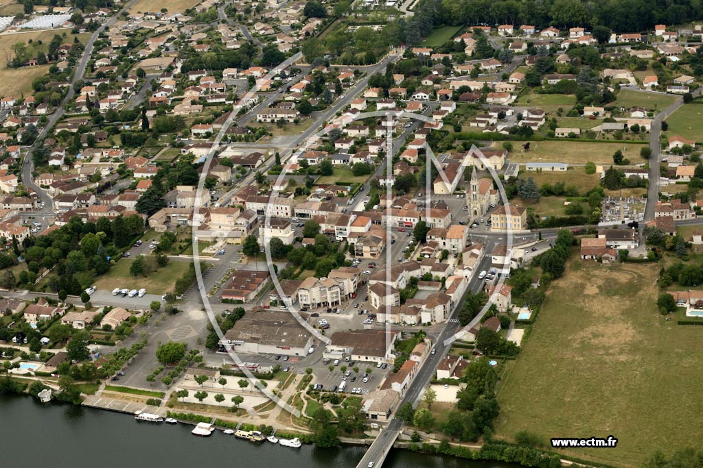 Photo arienne de Saint-Sylvestre-sur-Lot (Centre)