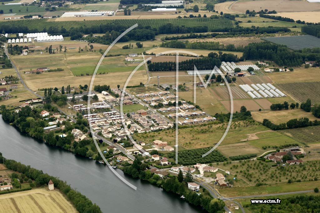 Photo arienne de Sainte-Livrade-sur-Lot (Camp d'Accueil de Moulin du Lot)