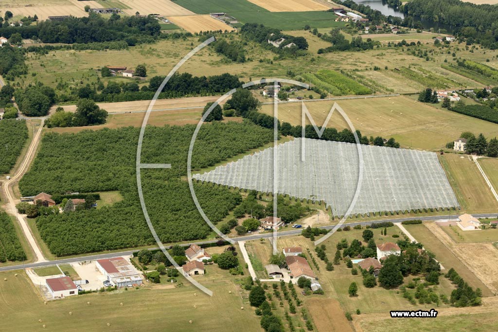 Photo arienne de Sainte-Livrade-sur-Lot (Comarque - Rebirou - Tauzis)