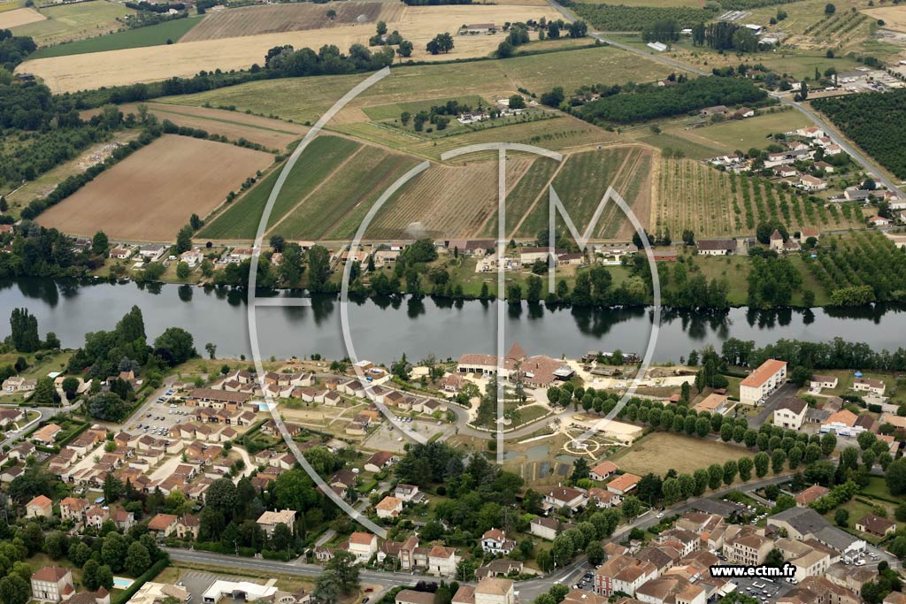 Photo arienne de Sainte-Livrade-sur-Lot (Ouest)