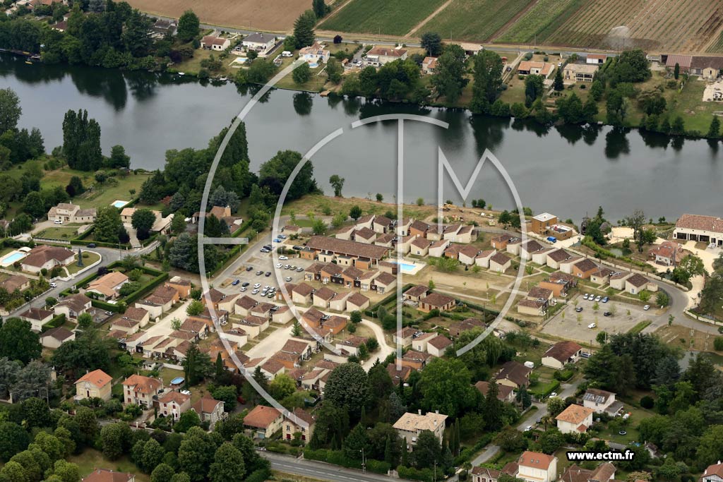 Photo arienne de Sainte-Livrade-sur-Lot (Ouest)