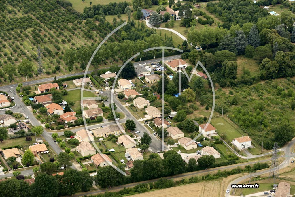 Photo arienne de Sainte-Livrade-sur-Lot (Ouest)