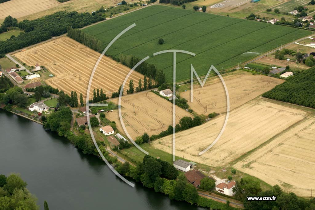 Photo arienne de Sainte-Livrade-sur-Lot (Roquelaure)