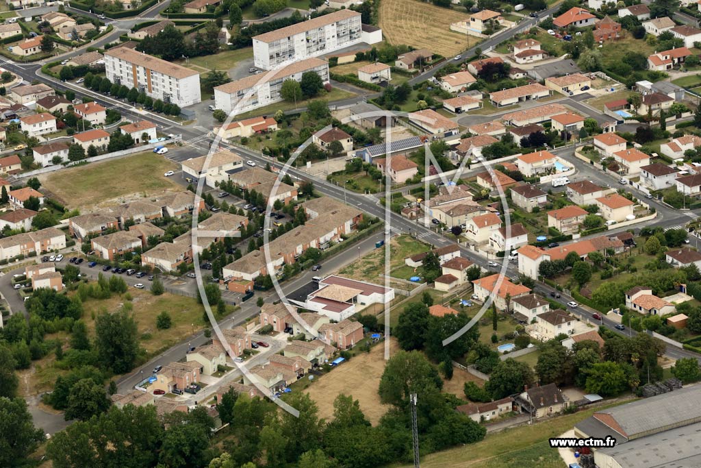 Photo arienne de Villeneuve-sur-Lot (Mars)