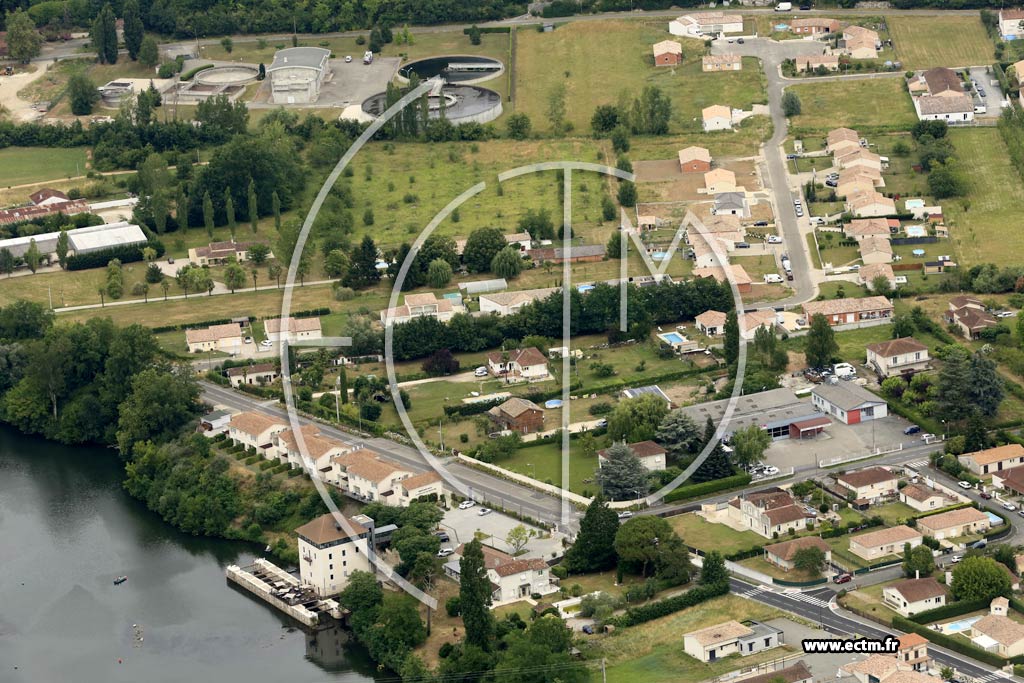 Photo arienne de Villeneuve-sur-Lot (Mars)