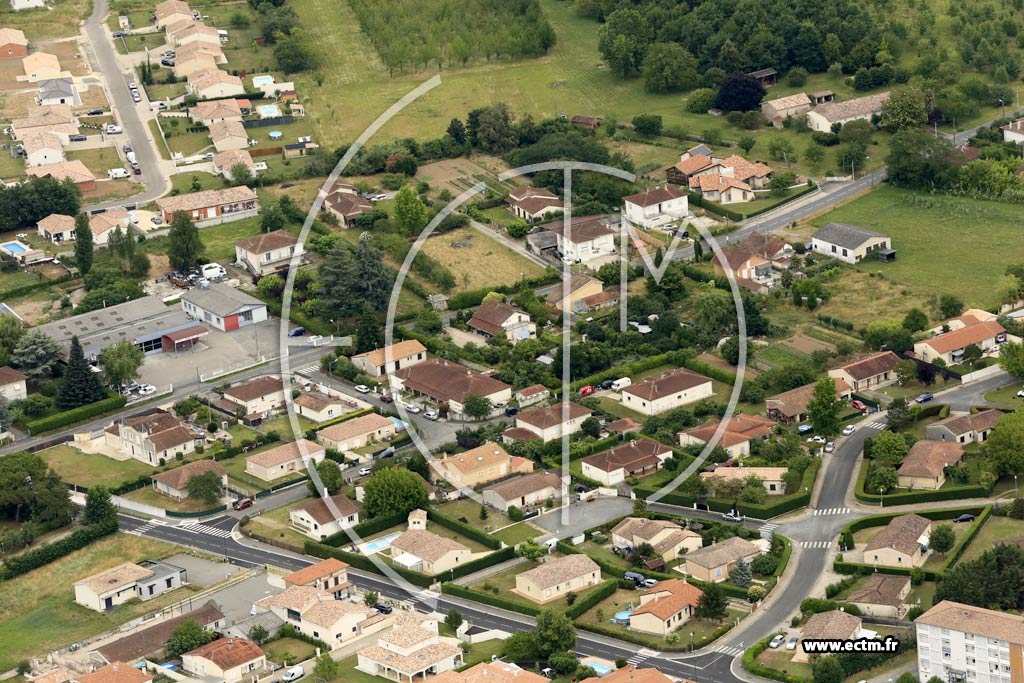Photo arienne de Villeneuve-sur-Lot (Mars)