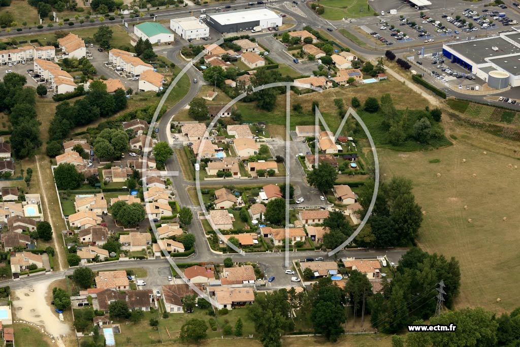 Photo arienne de Villeneuve-sur-Lot (Parasol)