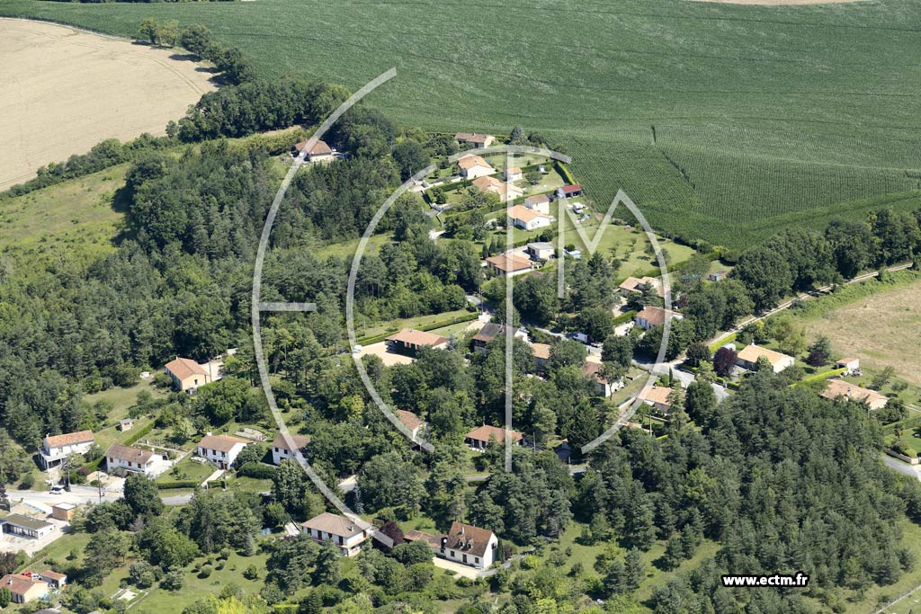 Photo arienne de Lguillac-de-l'Auche
