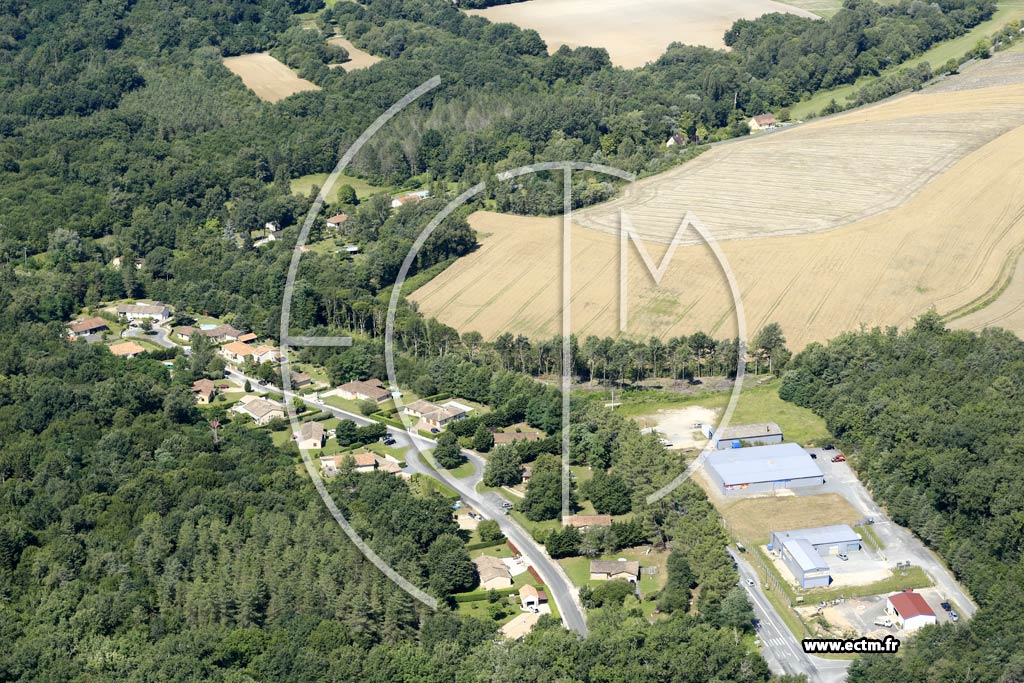 Photo arienne de Lguillac-de-l'Auche (les Quatre Routes)