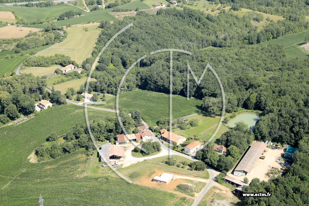 Photo arienne de Saint-Lon-sur-l'Isle (la Valade)