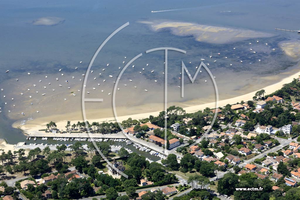 Photo arienne de Andernos-les-Bains (Capitainerie)