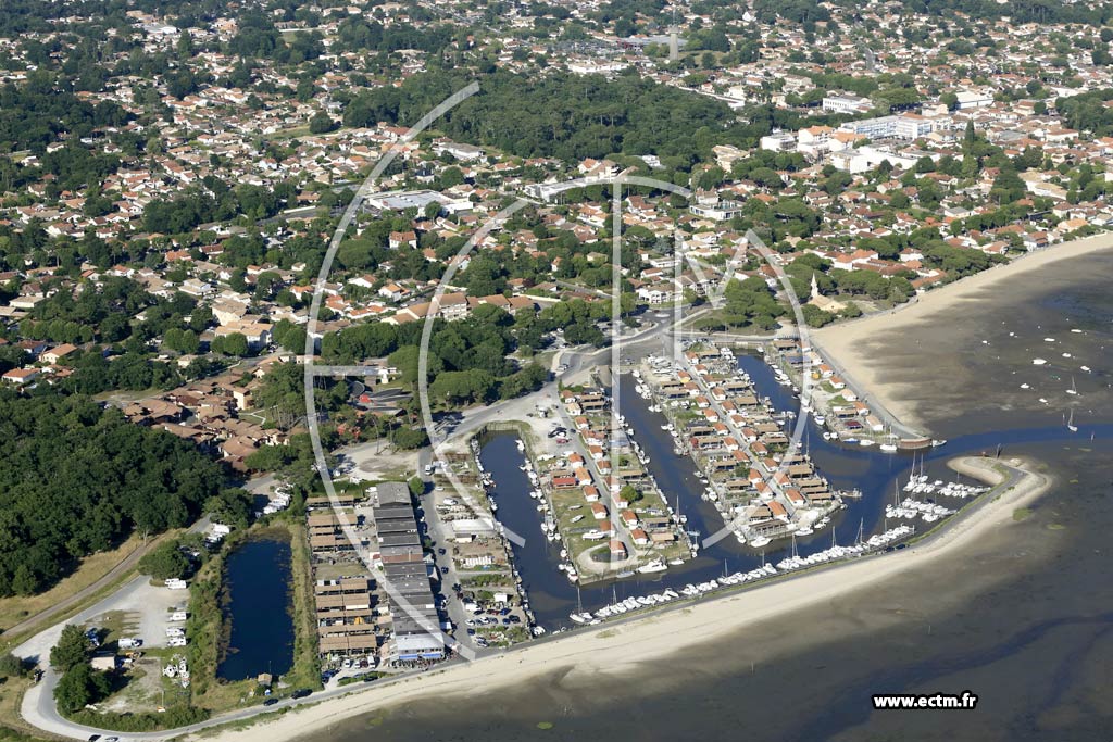Photo arienne de Andernos-les-Bains (Port Ostricole)