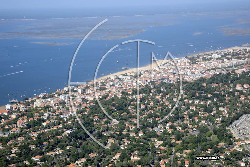 Photo arienne de Arcachon (Chapelle des Marins)