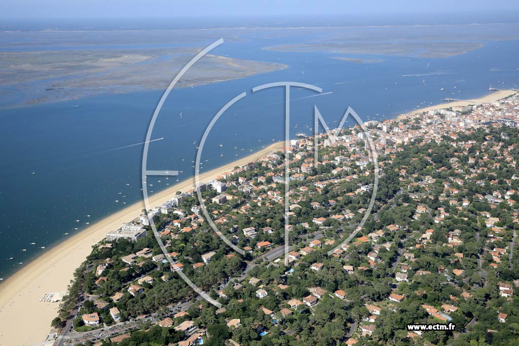 Photo arienne de Arcachon (Chapelle des Marins)