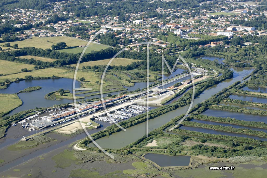 Photo arienne de Audenge (le Port)