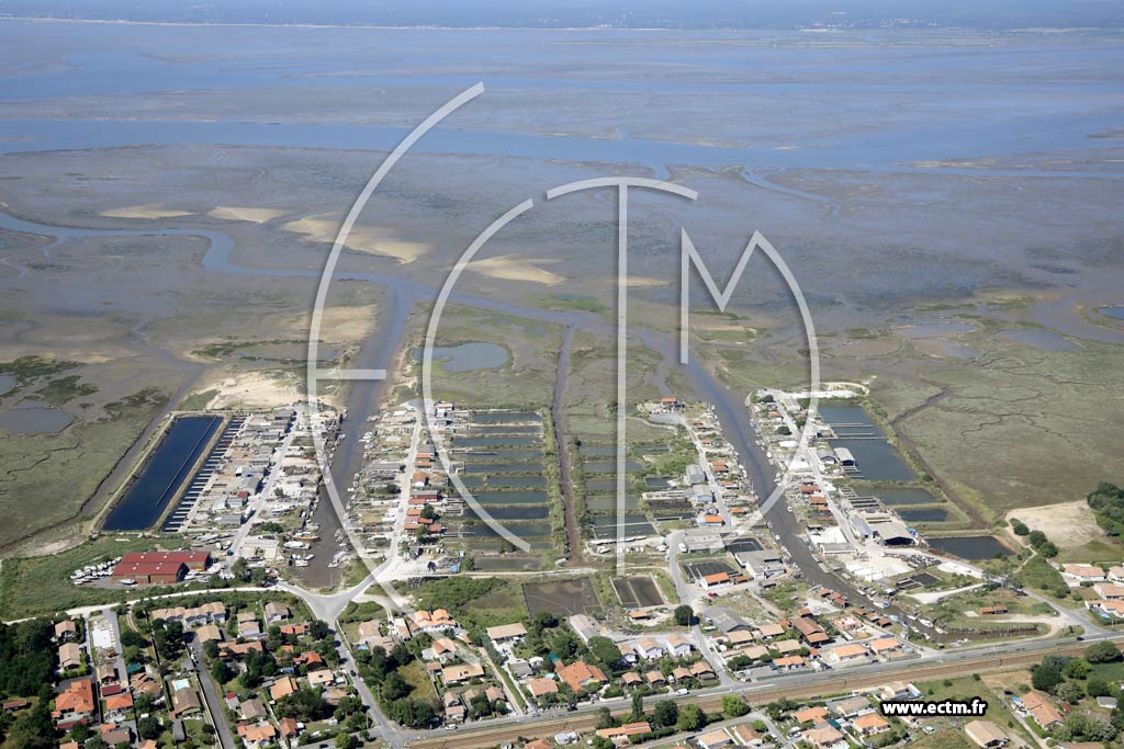 Photo arienne de Gujan-Mestras (Meyran - Port)