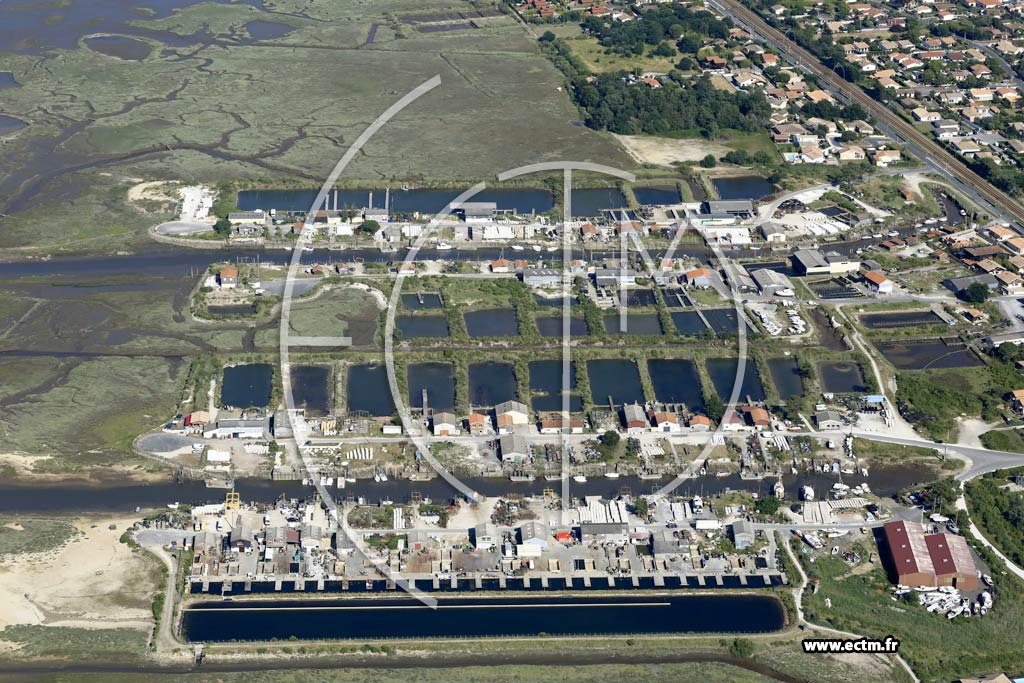 Photo arienne de Gujan-Mestras (Ports Ostricoles)
