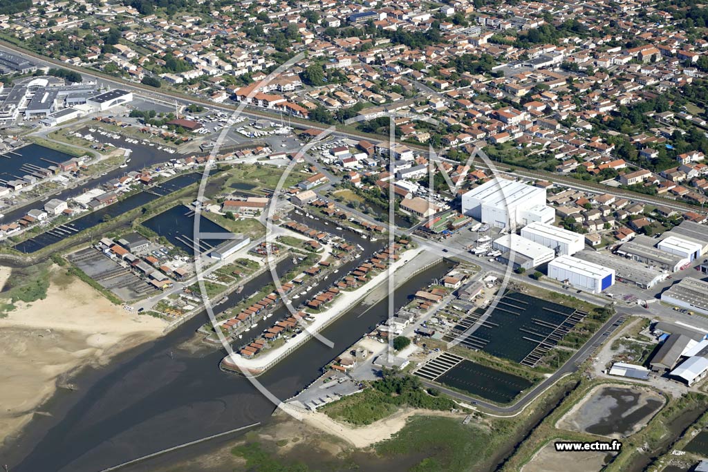 Photo arienne de Gujan-Mestras (Ports Ostricoles)