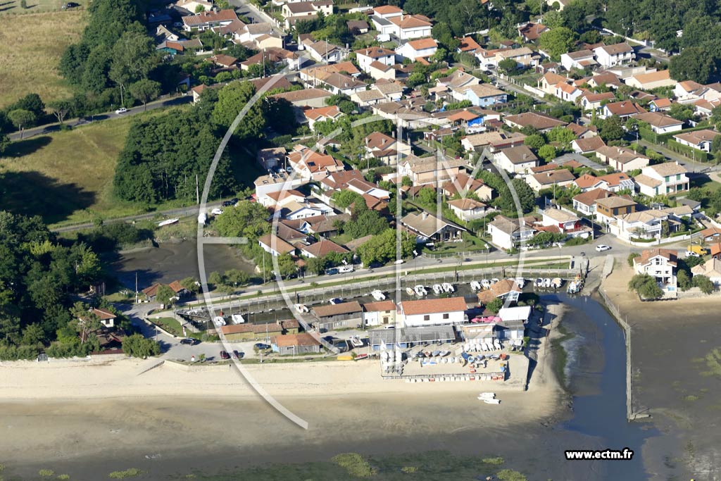 Photo arienne de Lanton (Port de Taussat)