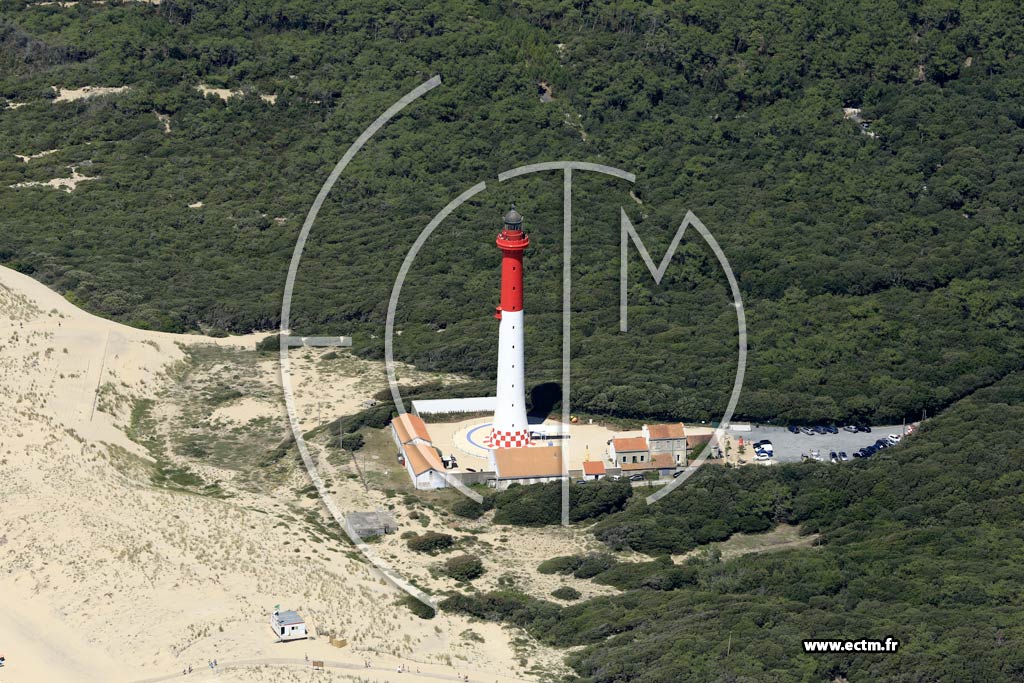 Photo arienne de Les Mathes ( Baie Bonne Anse - le Phare de la Coubre)