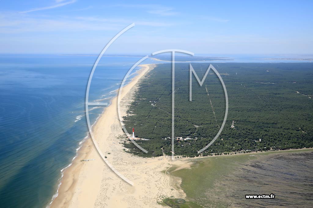 Photo arienne de Les Mathes ( Baie Bonne Anse - Pointe de la Coubre)