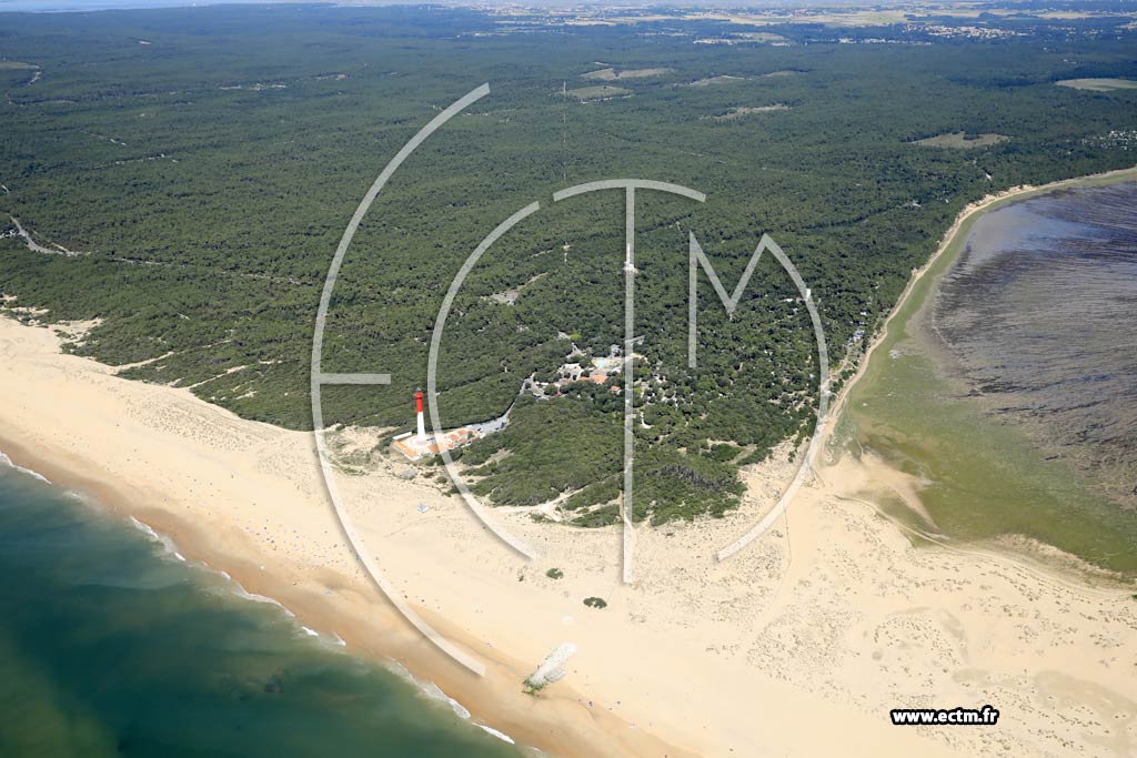Photo arienne de Les Mathes ( Baie Bonne Anse - Pointe de la Coubre)