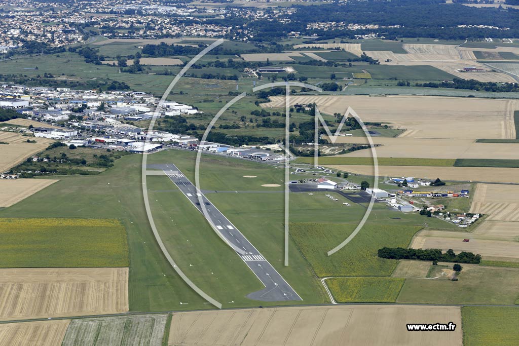 Photo arienne de Mdis (Arodrome de Royan-Mdis)