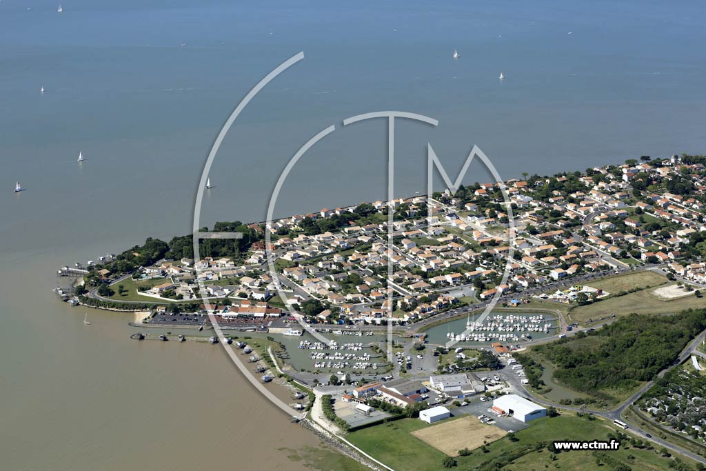 Photo arienne de Meschers-sur-Gironde (Capitainerie - Diou)