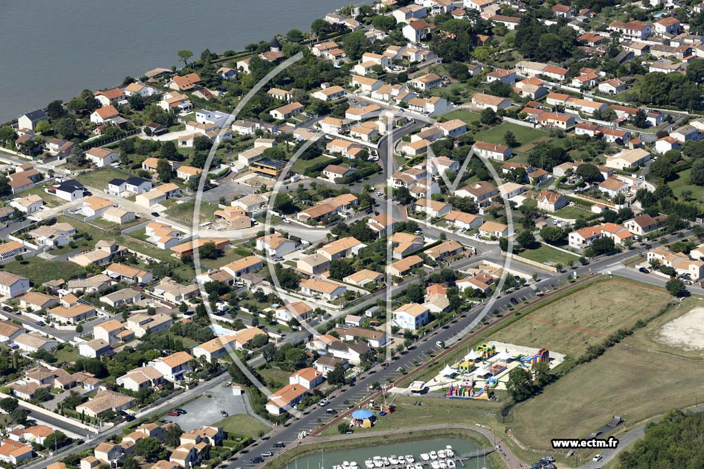 Photo arienne de Meschers-sur-Gironde (les Roches)