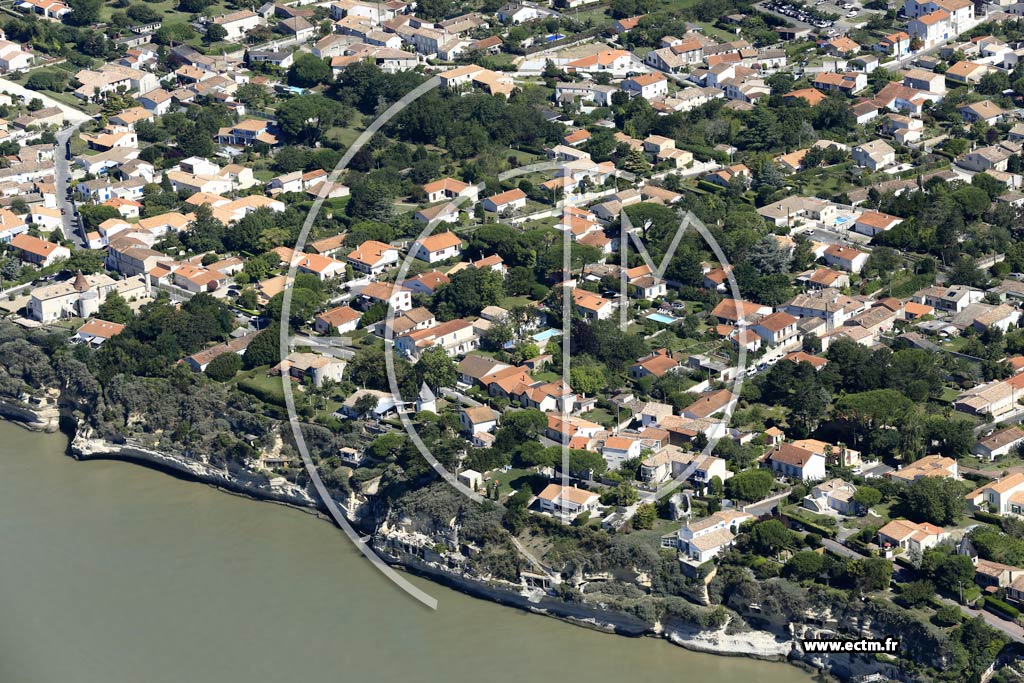 Photo arienne de Meschers-sur-Gironde (les Roches)