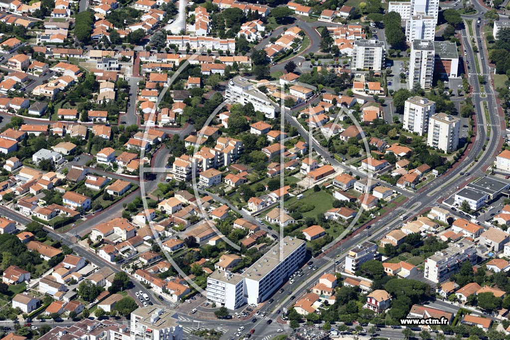 Photo arienne de Royan (le Perche)