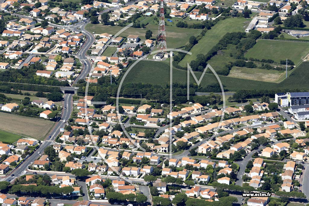 Photo arienne de Royan (le Perche)
