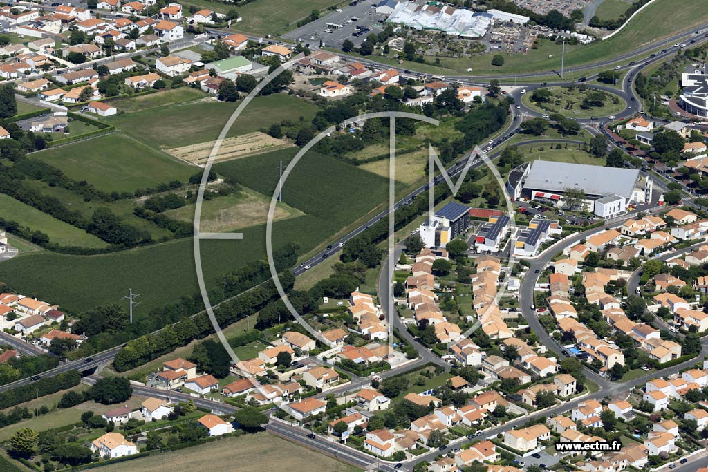Photo arienne de Royan (le Perche)