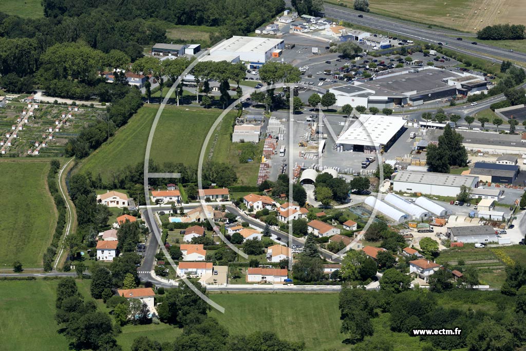Photo arienne de Saujon (la Justice)