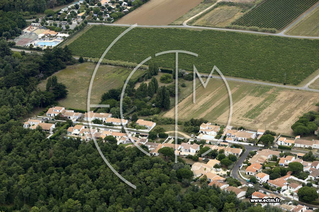Photo arienne de Ars-en-R (Grignon)