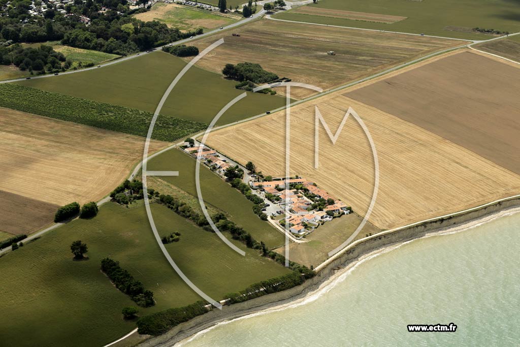 Photo arienne de La Flotte (la Pointe des Barres)