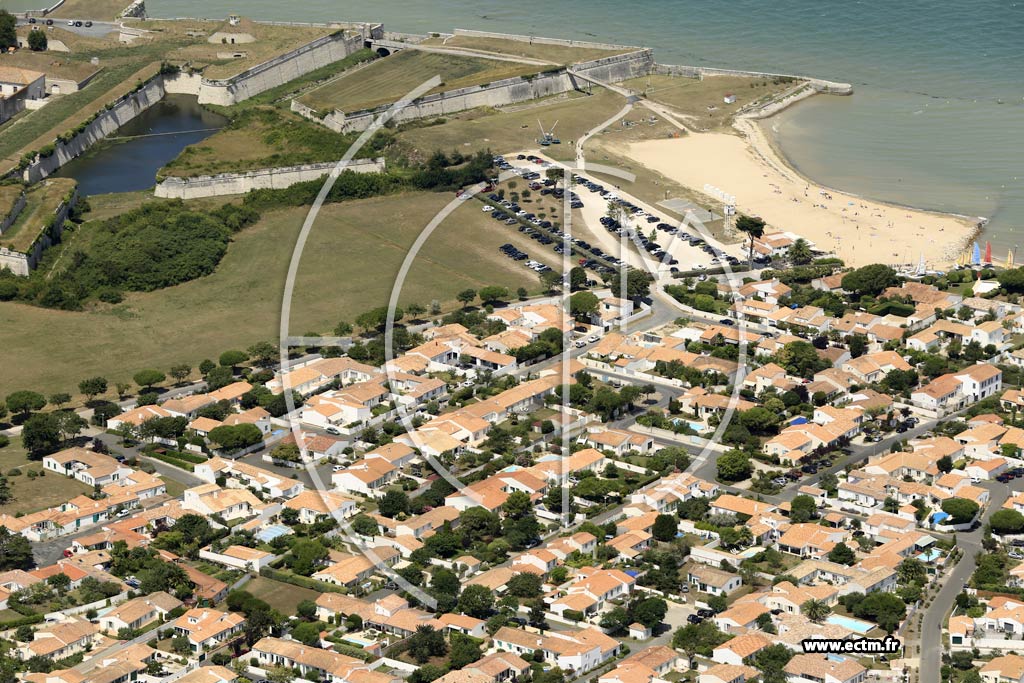 Photo arienne de Saint-Martin-de-R (le Parc)