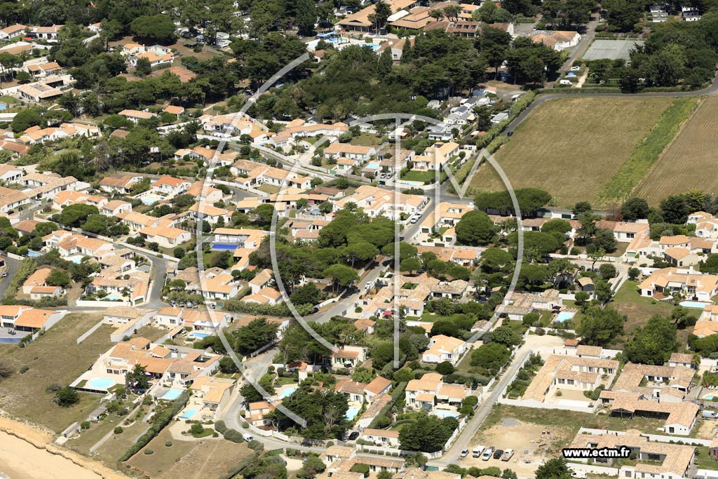 Photo arienne de Sainte-Marie-de-R (les Ensemberts)