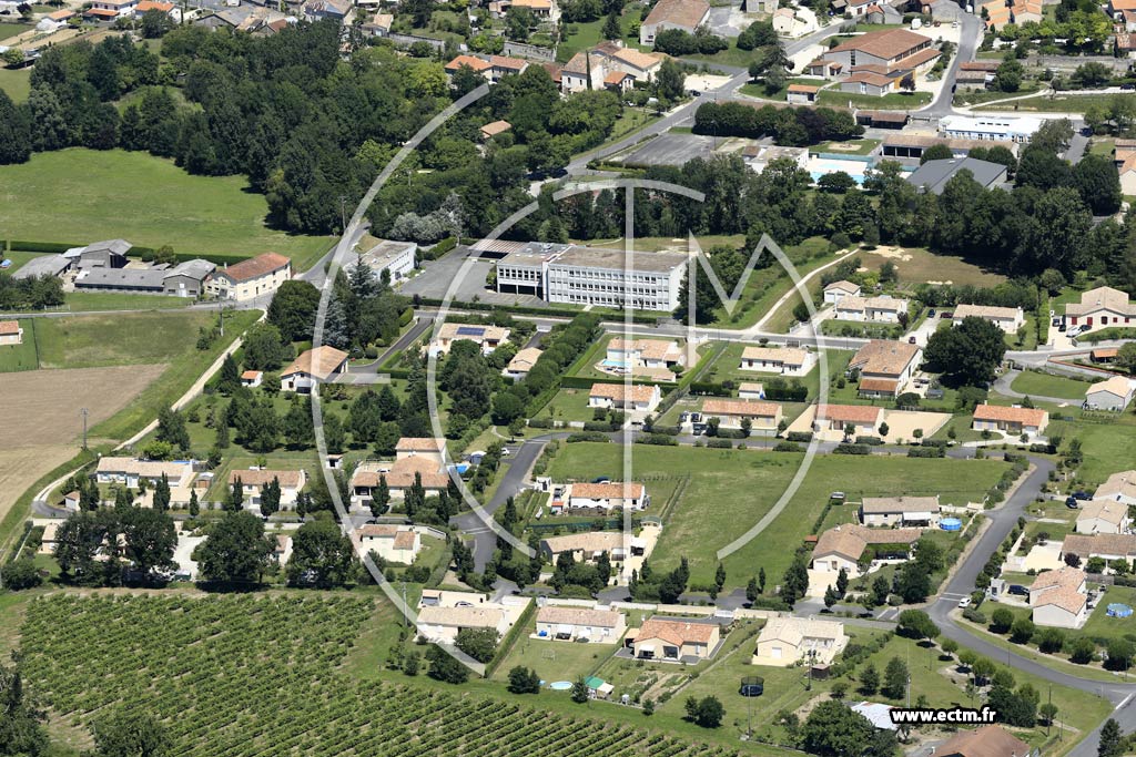 Photo arienne de Baignes-Sainte-Radegonde