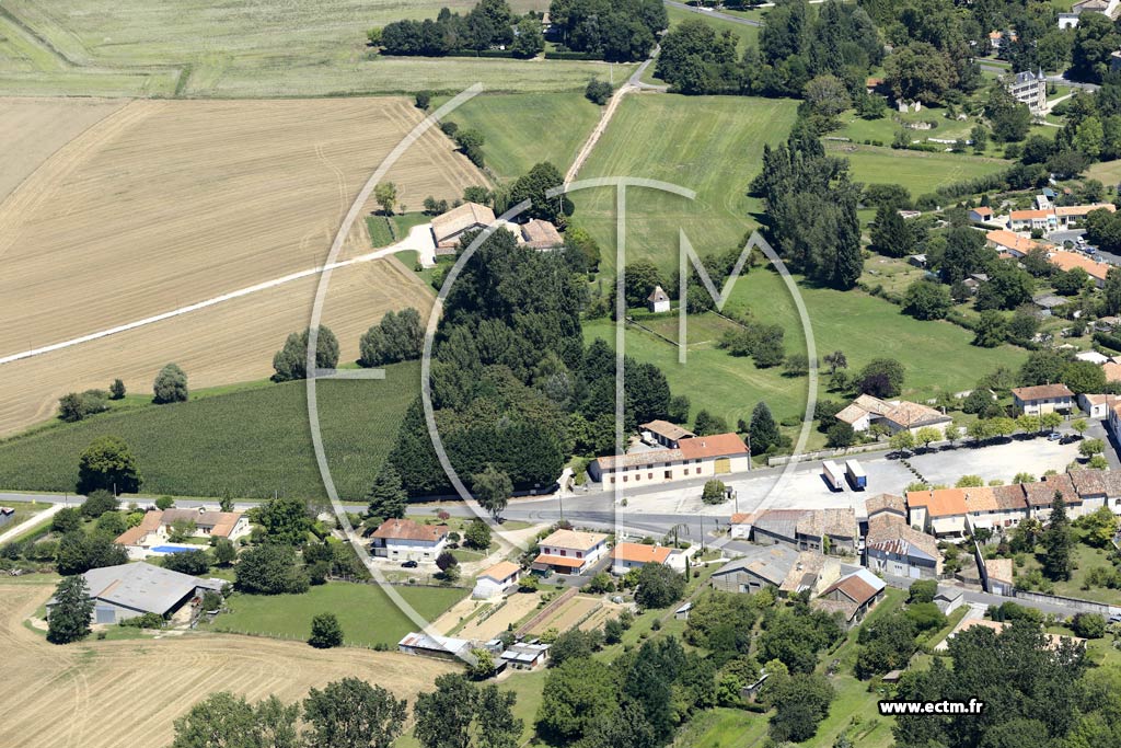Photo arienne de Baignes-Sainte-Radegonde