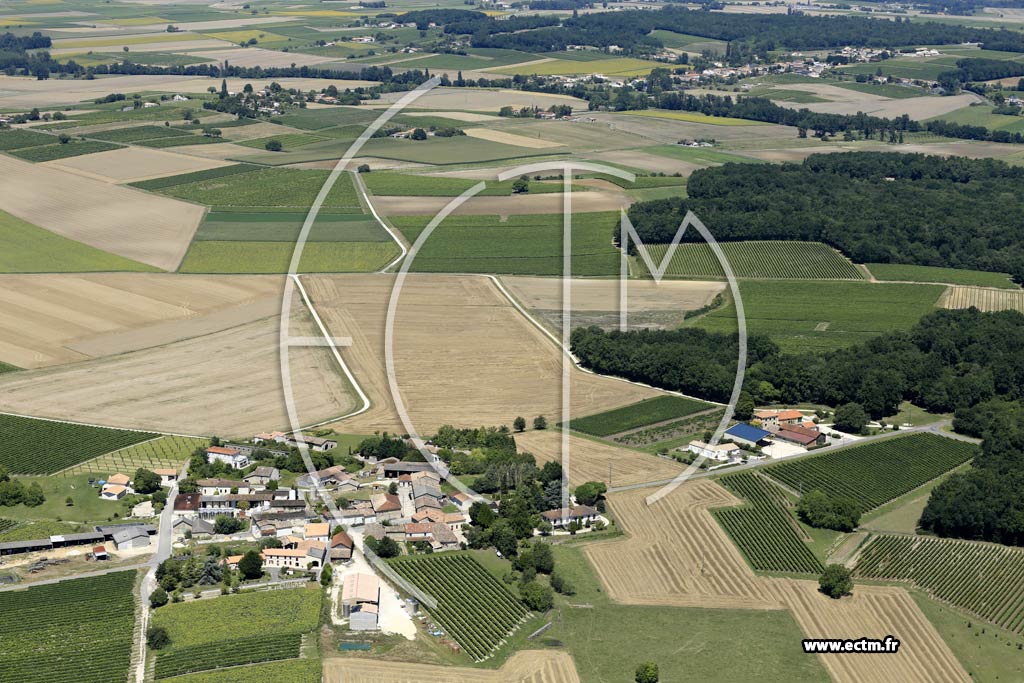 Photo arienne de Baignes-Sainte-Radegonde (Guitres)