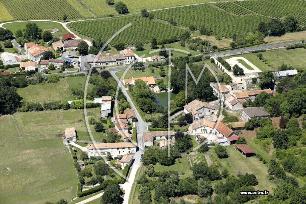 Photo arienne de Barbezieux-Saint-Hilaire (Chez Giraud)