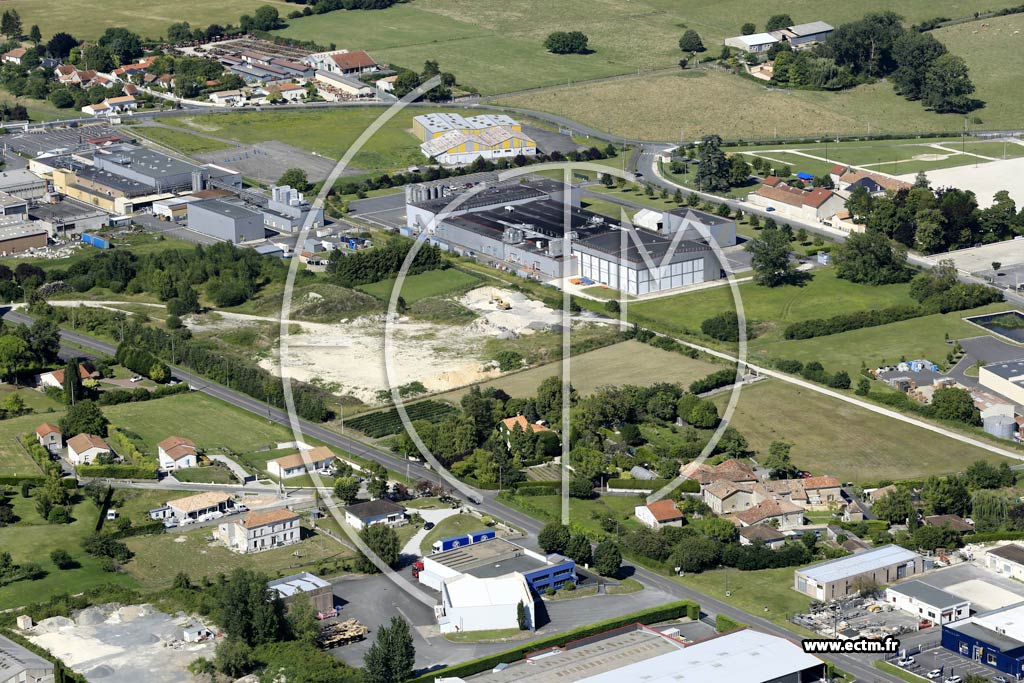 Photo arienne de Barbezieux-Saint-Hilaire (Sud)