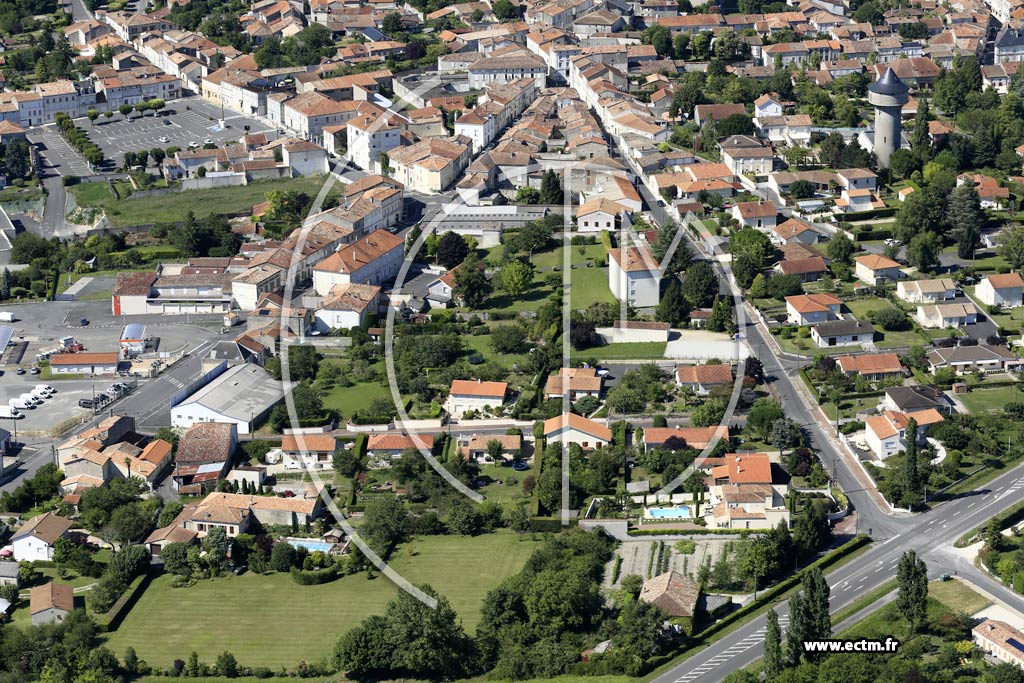 Photo arienne de Barbezieux-Saint-Hilaire (Sud)
