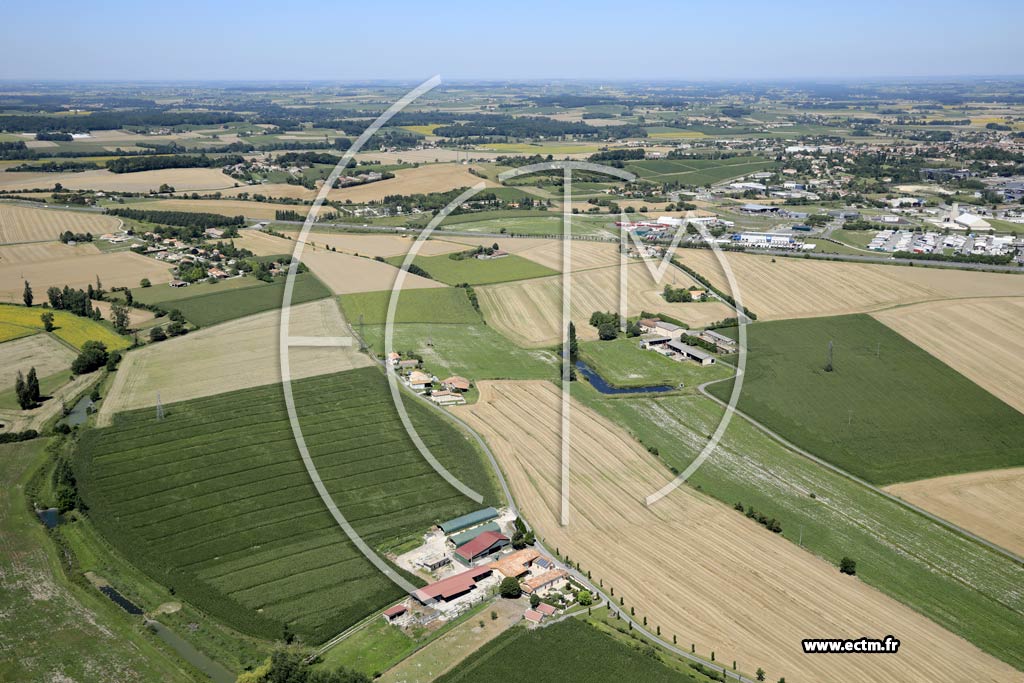 Photo arienne de Salles-de-Barbezieux (le Maine Martin - les Moreaux - Chez Magnier)